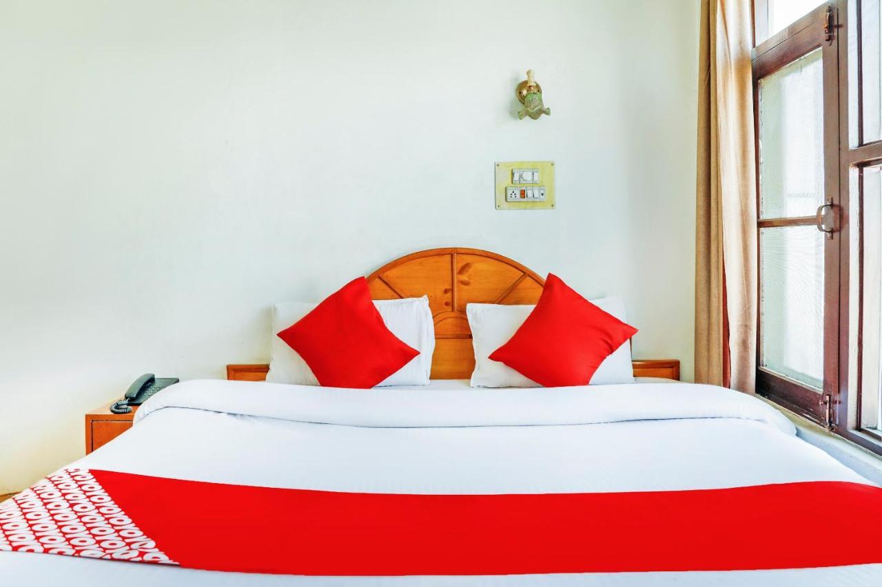 Oyo 72225 Hotel Dilshan Срінагар Екстер'єр фото